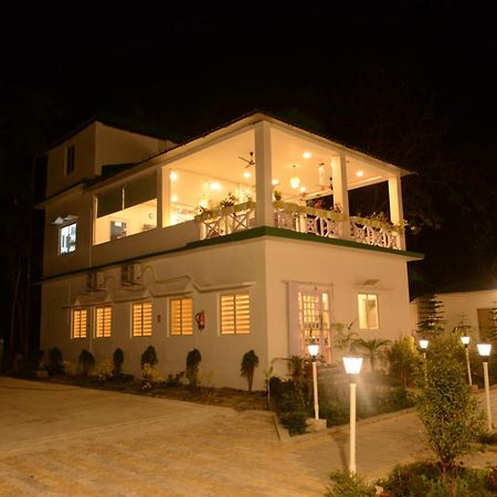 Jaldapara Forest Tourist Lodge Jftl Madari Hat Zewnętrze zdjęcie